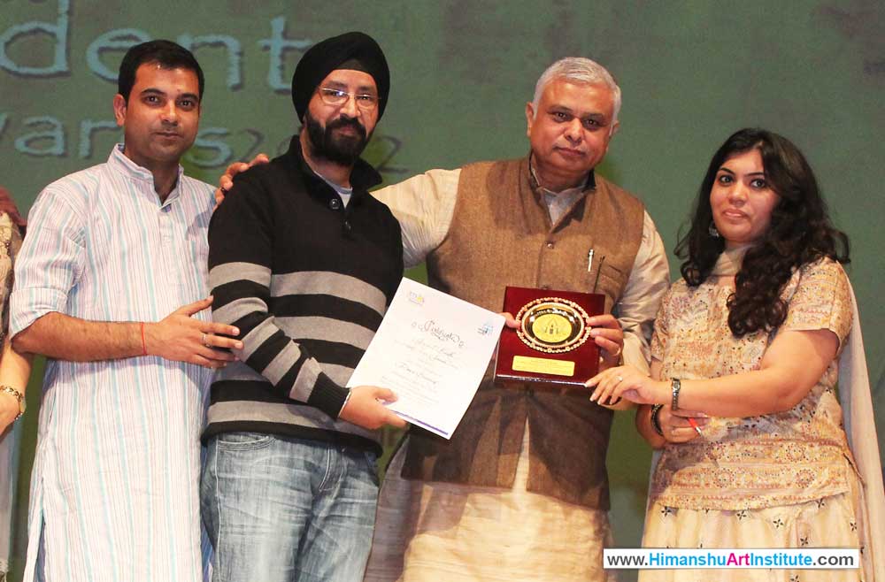 Gurjeet Singh Awarded Best Student in Pencil Shading 2012 at Himanshu Art Institute