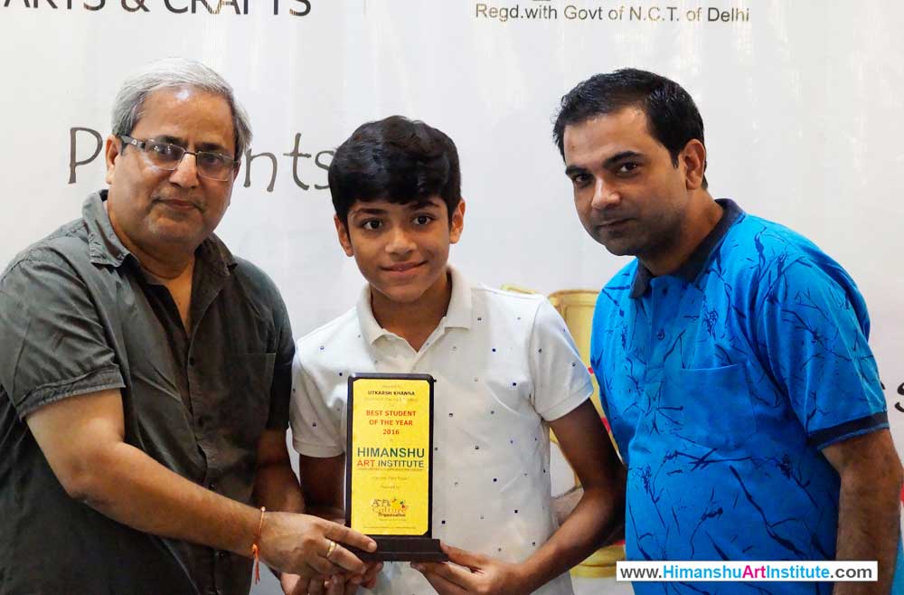 Utkarsh Khanna Awarded Best Student in Drawing & Painting 2016 at Himanshu Art Institute