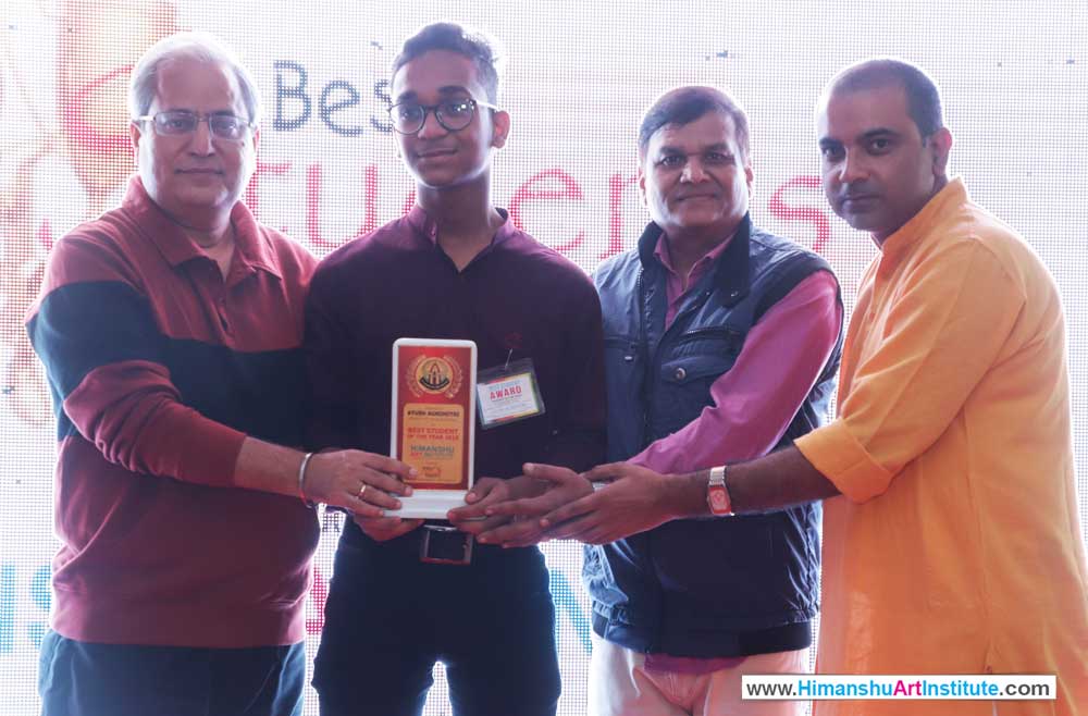 Ayush Agnihotri Awarded Best Student in Drawing & Painting 2018  at Himanshu Art Institute